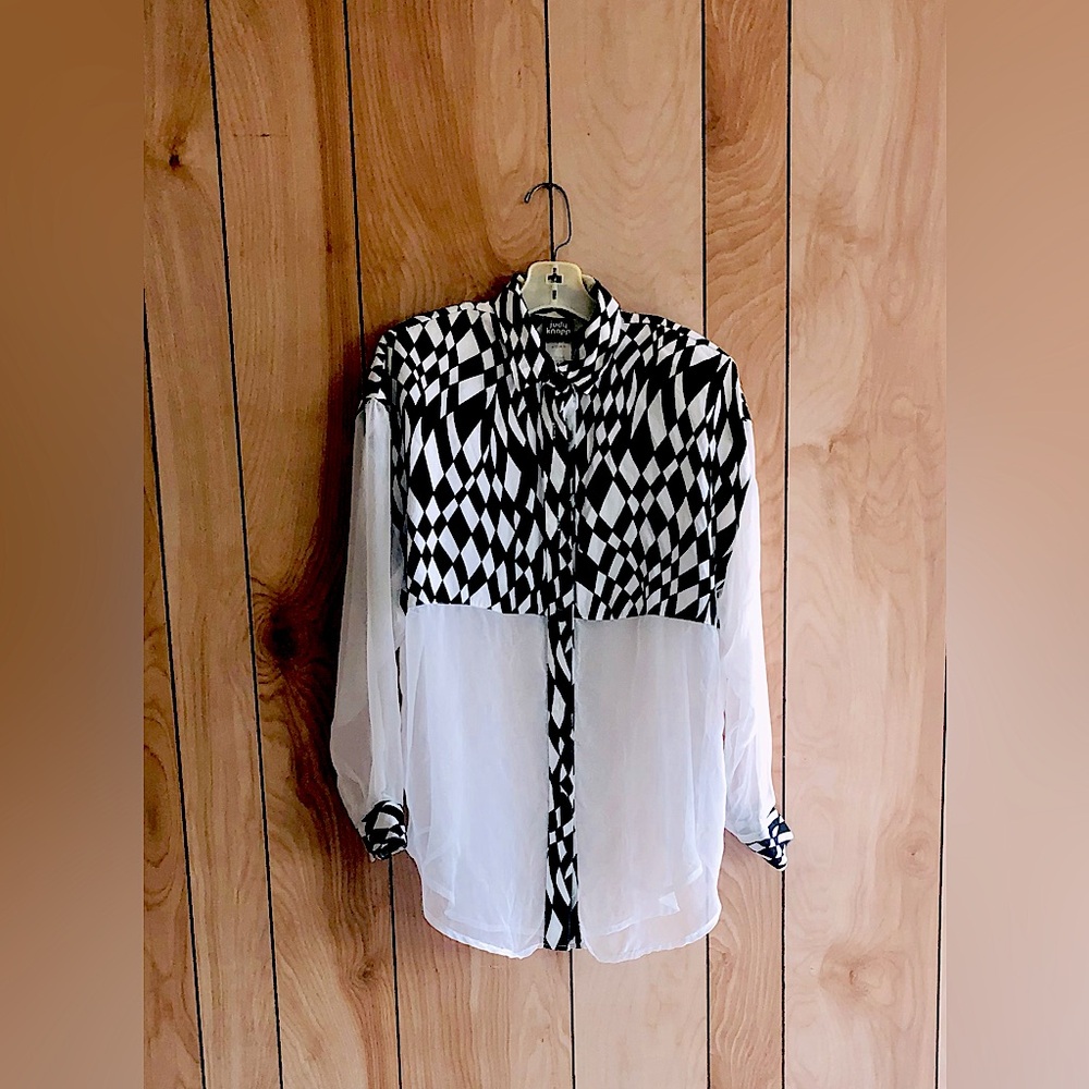 Black and White Geometric Blouse